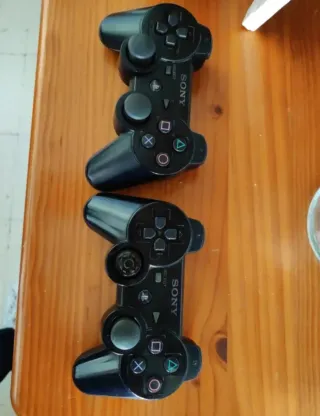 Ps3 + 12 juegos + 2 mandos