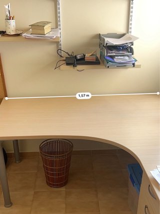 Mesa de escritorio angular madera y metal