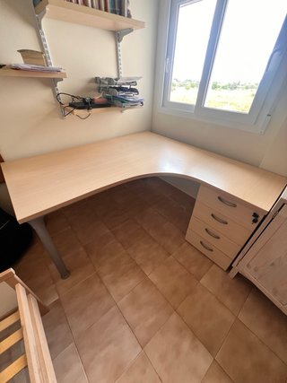 Mesa de escritorio angular madera y metal