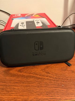 Nintendo Switch OLED Bianca e Nera