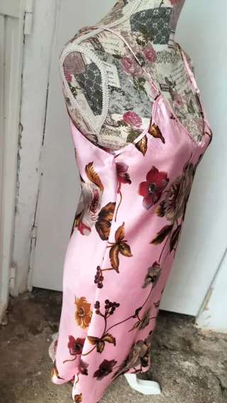 Camisón seda floral rosa