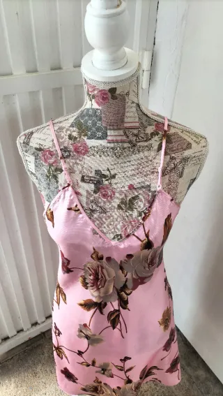 Camisón seda floral rosa