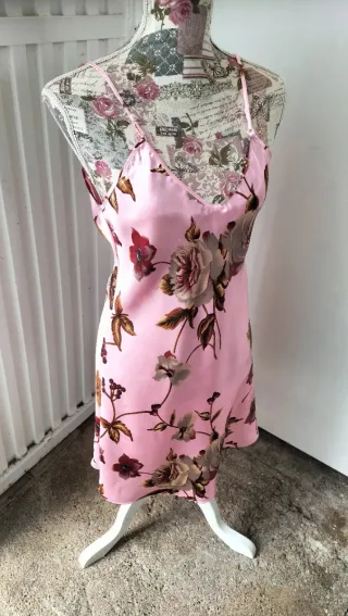 Camisón seda floral rosa
