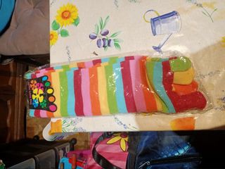 Se regalan calcetines de dedos,comprando algo