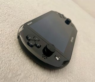 Sony PS Vita Slim PCH-2000 con Mod