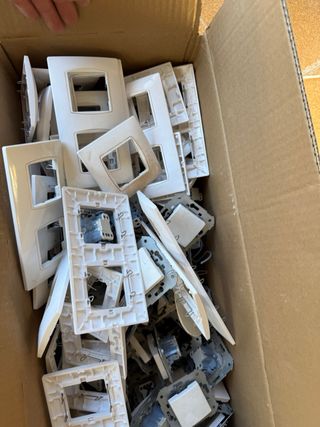 Caja Simon Enchufes/Interruptores