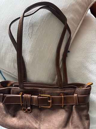 Bolso efecto ante marrón con hebilla
