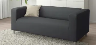 Sofá gris de 2 plazas