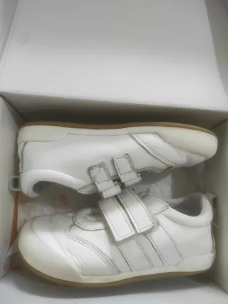 Sandalias blancas niña velcro número 25