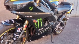 Yamaha R6 Negra y Amarilla