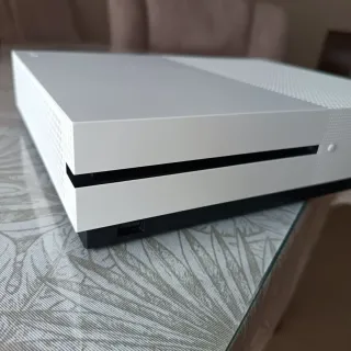 Xbox One S Bianca + Controller e Cavi