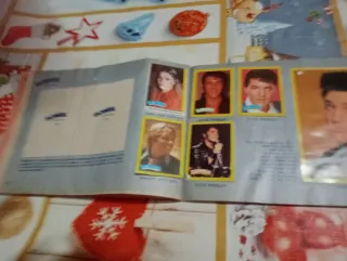 Álbum Famosos La Bomba Incompleto