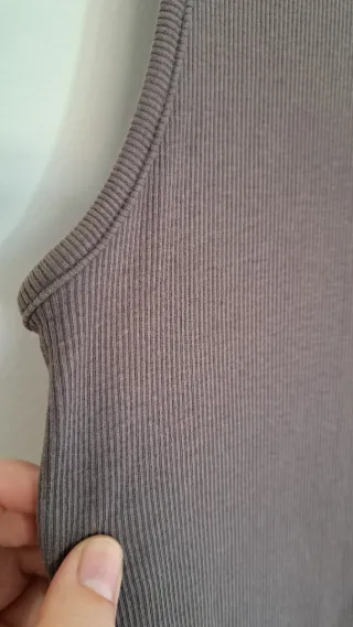 Vestido Zara gris cuello alto sin mangas