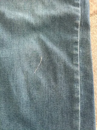 Pantalón vaquero pitillo T38 con brillos