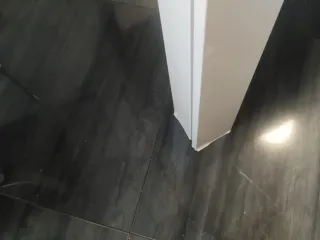 Mesa de comedor blanca de madera