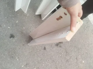 Mesa de comedor blanca de madera