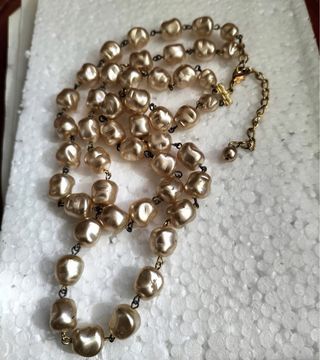 Lote bisutería antigua dorada y perlas