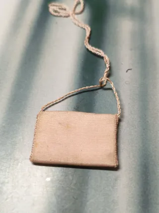 Antiguo escapulario bordado