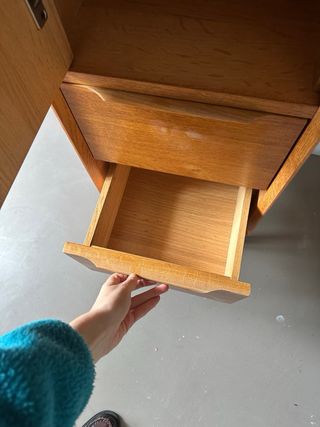 Armario de madera alto