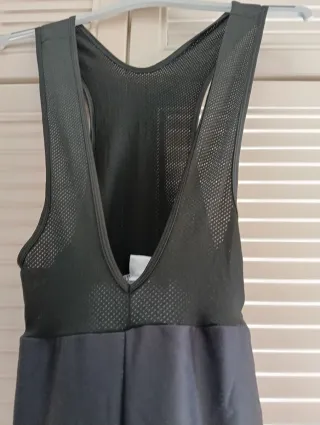 Pantalón ciclista largo negro sin estrenar.