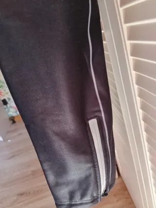 Pantalón ciclista largo negro sin estrenar.