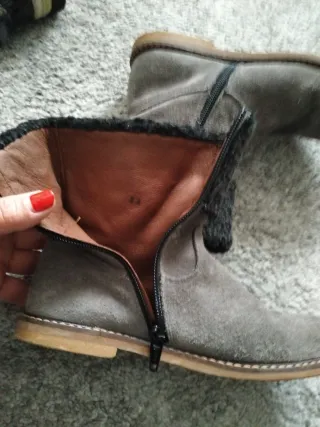 Botas UNISA  de piel por fuera y por dentro n 32