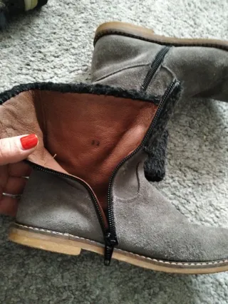 Botas UNISA  de piel por fuera y por dentro n 32