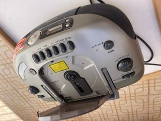 Radio CD Casete Casio Plata y Negro