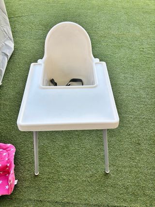Trona IKEA y reductor para bebé