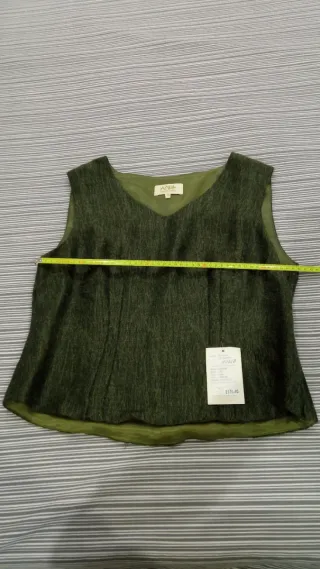 Blusa / chaleco de marca. Nueva, a estrenar.