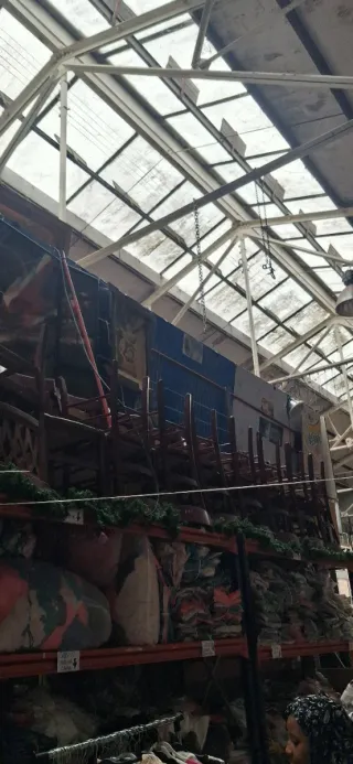 Silla de madera color café