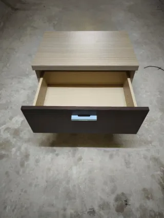 2 Mesitas de noche madera