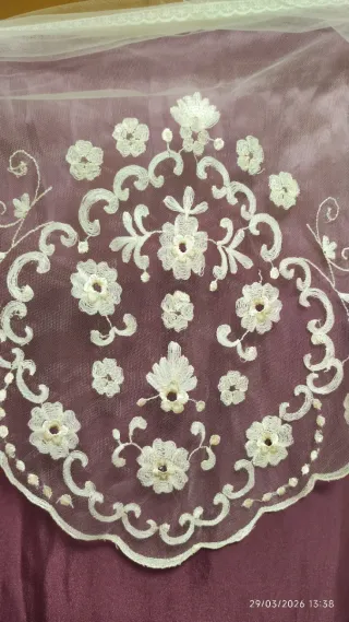 Manteletas de hilo bordadas