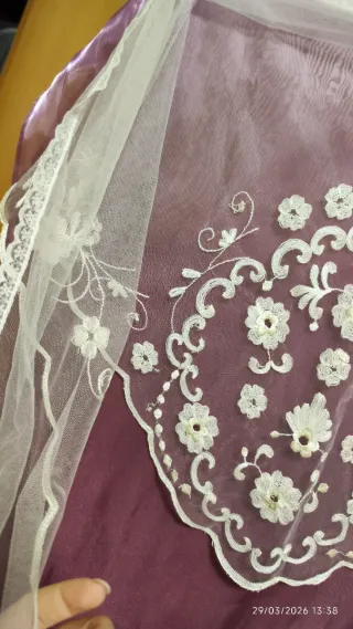 Manteletas de hilo bordadas