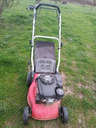 Cortacésped Rojo con Bolsa Recogedora