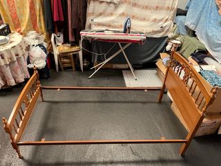 2 camas de madera completas
