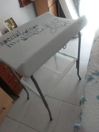 Bañera y cambiador Jané