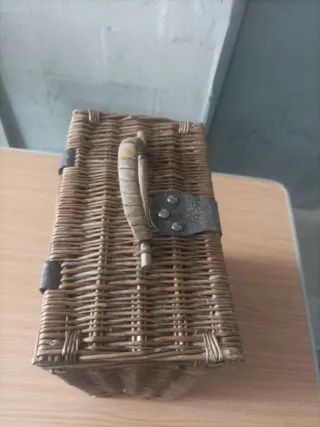 Cesta de picnic con accesorios