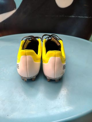Botas de fútbol Munich Talla 40 Amarillas