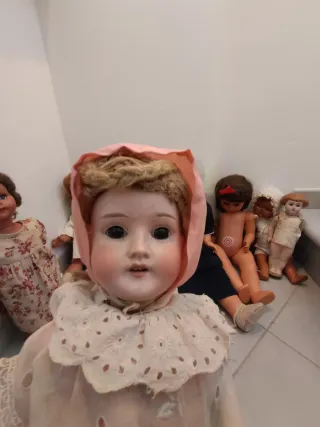 Antica collezione di bambole vintage