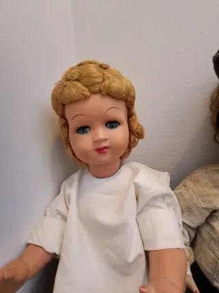 Antica collezione di bambole vintage