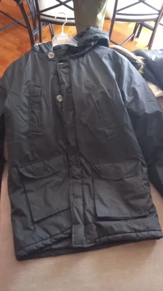 Anorak Negro con Capucha