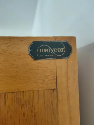 Conjunto Muebles Moyco: Aparador y Vitrina
