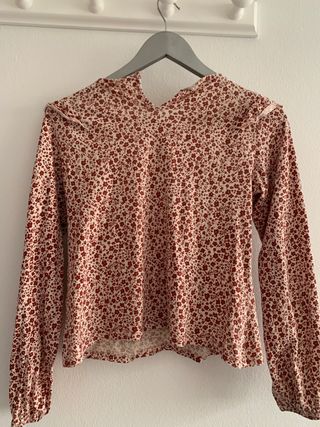 Blusa floral manga larga con volantes
