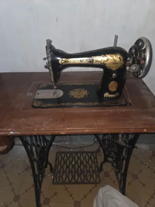 Máquina de coser Singer antigua