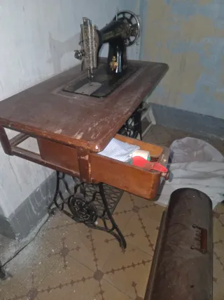 Máquina de coser Singer antigua