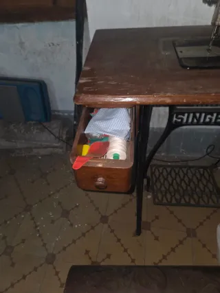 Máquina de coser Singer antigua