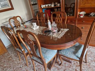 Mesa de comedor y 6 sillas