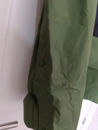 Chubasquero Columbia gris y verde