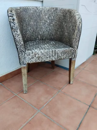 Sillón de jardín de mimbre y madera